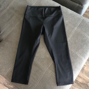 Lululemon black Capri leggings